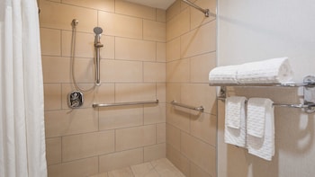 Standard Room, 1 Queen Bed, Refrigerator & Microwave
