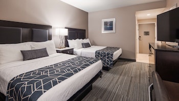 Room, 2 Queen Beds, Refrigerator & Microwave (with Sofabed)