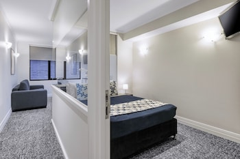 West Executive Room (No HouseKeeping)