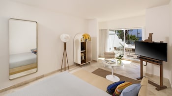 Extra ME+ Junior Suite with Terrace