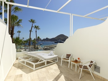 Extra ME+ Junior Suite with Terrace