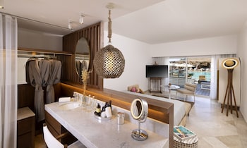 Superior ME+ with Pool Access