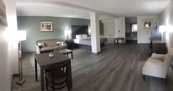 Suite, 1 King Bed, Non Smoking