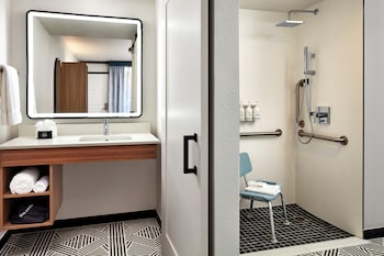 Room, 1 Queen Bed, Accessible, Non Smoking (Mobility Accessible)
