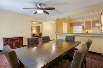 Suite, 1 King Bed, Non Smoking, Kitchen (with Sofabed, Full Kitchen)