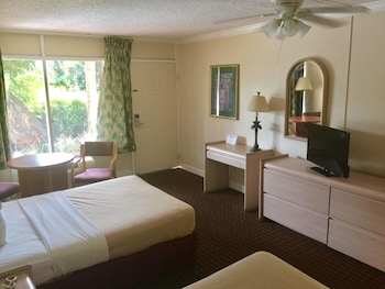 Standard Room, 2 Double Beds