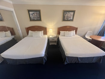 Standard Room, 2 Double Beds