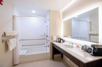Room, 1 King Bed, Accessible, Non Smoking (Accessible Tub)