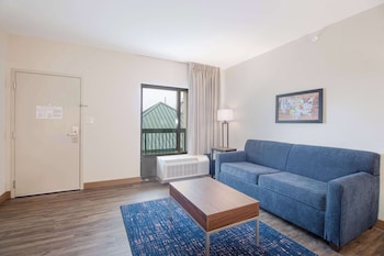 Suite, 1 King Bed with Sofa bed, Non Smoking