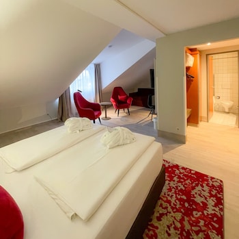 Junior Suite, 1 Queen Bed