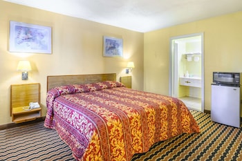 Room, 1 King Bed, Non Smoking (Exterior Corridors)
