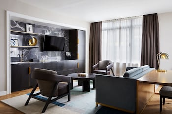 Suite, 1 Bedroom (View)