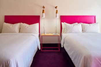 Room, 2 Queen Beds, Patio, Poolside