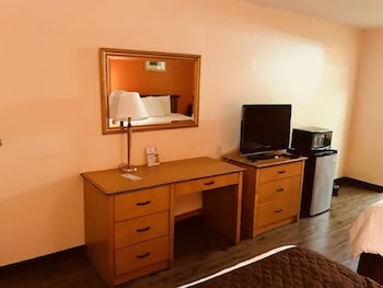 Room, 1 Queen Bed, Accessible, Smoking