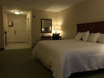 Basic Studio, 1 Queen Bed, Accessible