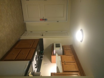 Basic Studio, 1 Queen Bed, Accessible