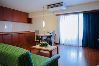 Superior Suite, City View