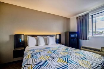 Standard Room, 1 King Bed, Non Smoking, Refrigerator & Microwave
