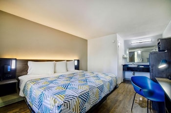 Standard Room, 1 King Bed, Non Smoking, Refrigerator & Microwave