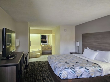 Standard Room, 1 King Bed, Smoking, Refrigerator & Microwave