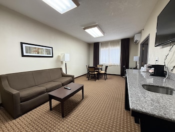 Suite, 1 King Bed, Non Smoking, Jetted Tub (with Sofabed)