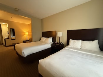 Suite, 2 Double Beds, Bathtub (with Sofabed)