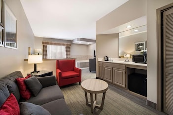 Suite, 1 King Bed, Accessible, Non Smoking