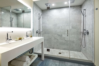 Premium Suite, 1 King Bed