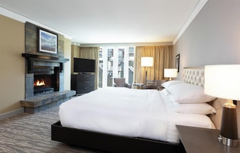 Signature Room, 1 King Bed, Jetted Tub (SPA)