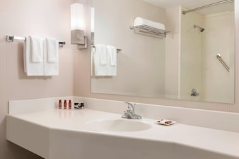 Room, 2 Queen Beds, Harbor View