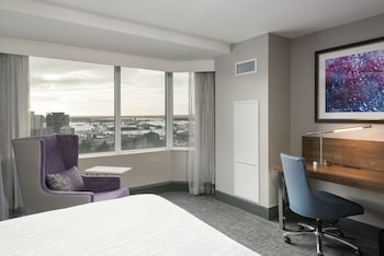 Room, 1 King Bed, River View