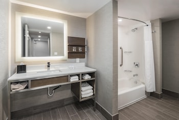 Deluxe Room, 2 Queen Beds, Non Smoking