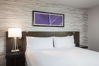 Room, 1 King Bed, River View