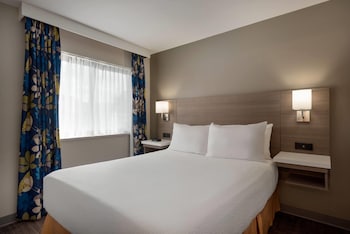 Suite, 1 Queen Bed, Non Smoking (1 Bedroom)