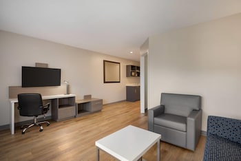 Suite, 1 King Bed, Non Smoking (1 Bedroom)
