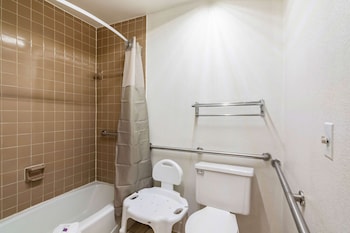 Deluxe Room, 1 King Bed, Smoking, Kitchenette