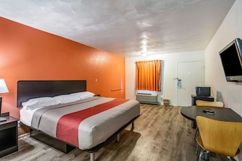 Deluxe Room, 1 King Bed, Accessible, Non Smoking