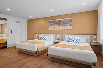 Room, 2 Queen Beds, Non Smoking