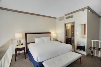 Suite, 1 King Bed, Non Smoking