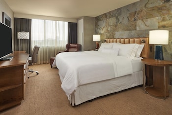 Junior Suite, 1 King Bed with Sofa bed