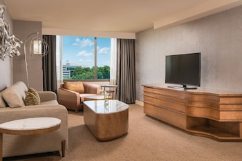 Junior Suite, 1 King Bed with Sofa bed