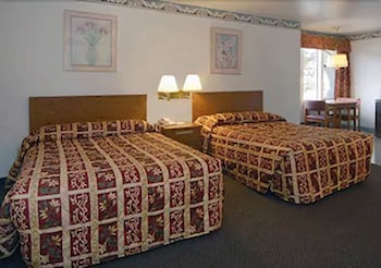Double Room, 2 Double Beds, Non Smoking