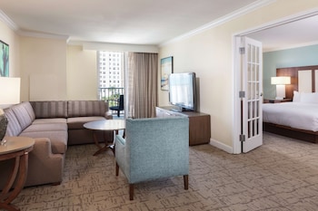 Suite, 1 King Bed (The Palm)