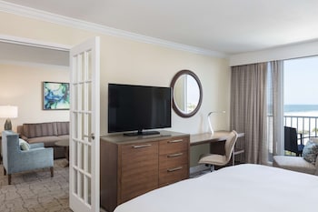 Suite, 1 King Bed (The Palm)