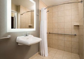Room, 1 King Bed, Accessible