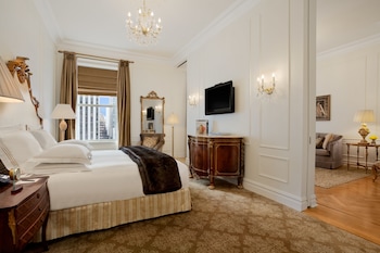 Suite, 1 King Bed Edwardian Suite