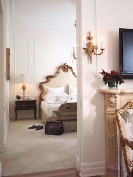 Suite, 1 King Bed Edwardian Suite