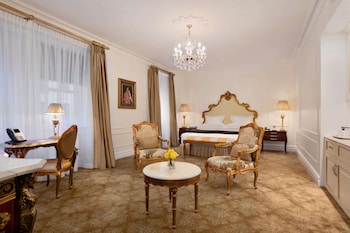 Grand Luxe King Room