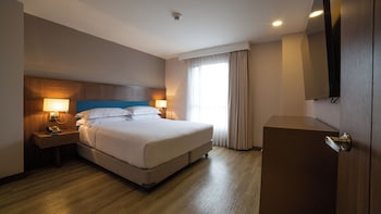 Suite, One King Bed, Non-Smoking