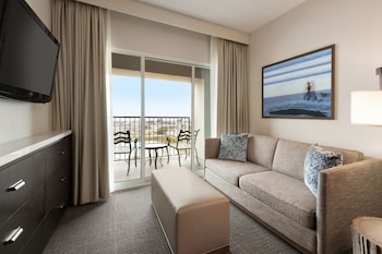 Suite, 1 King Bed, Accessible (Hearing)